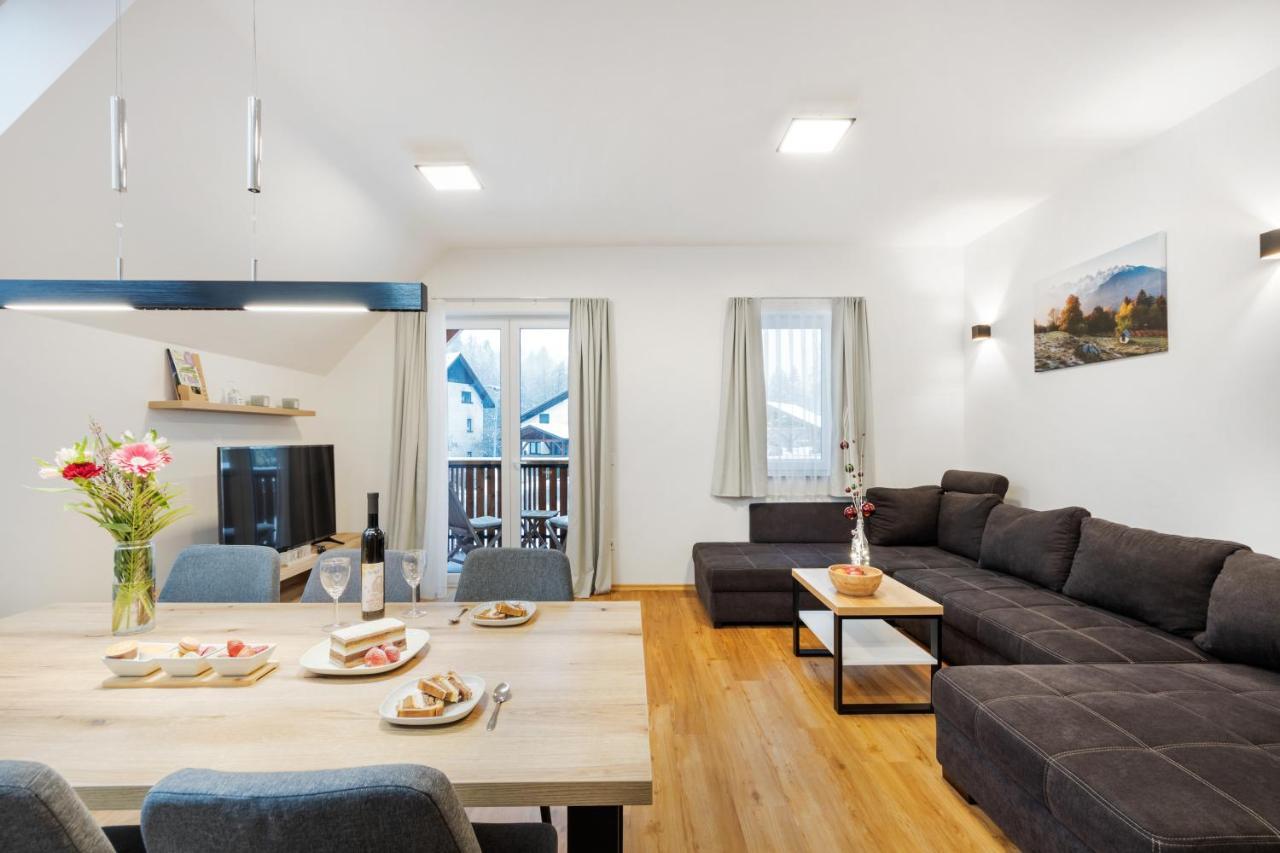 Chic Apartments With Balcony And Spa In מויסטראנה מראה חיצוני תמונה